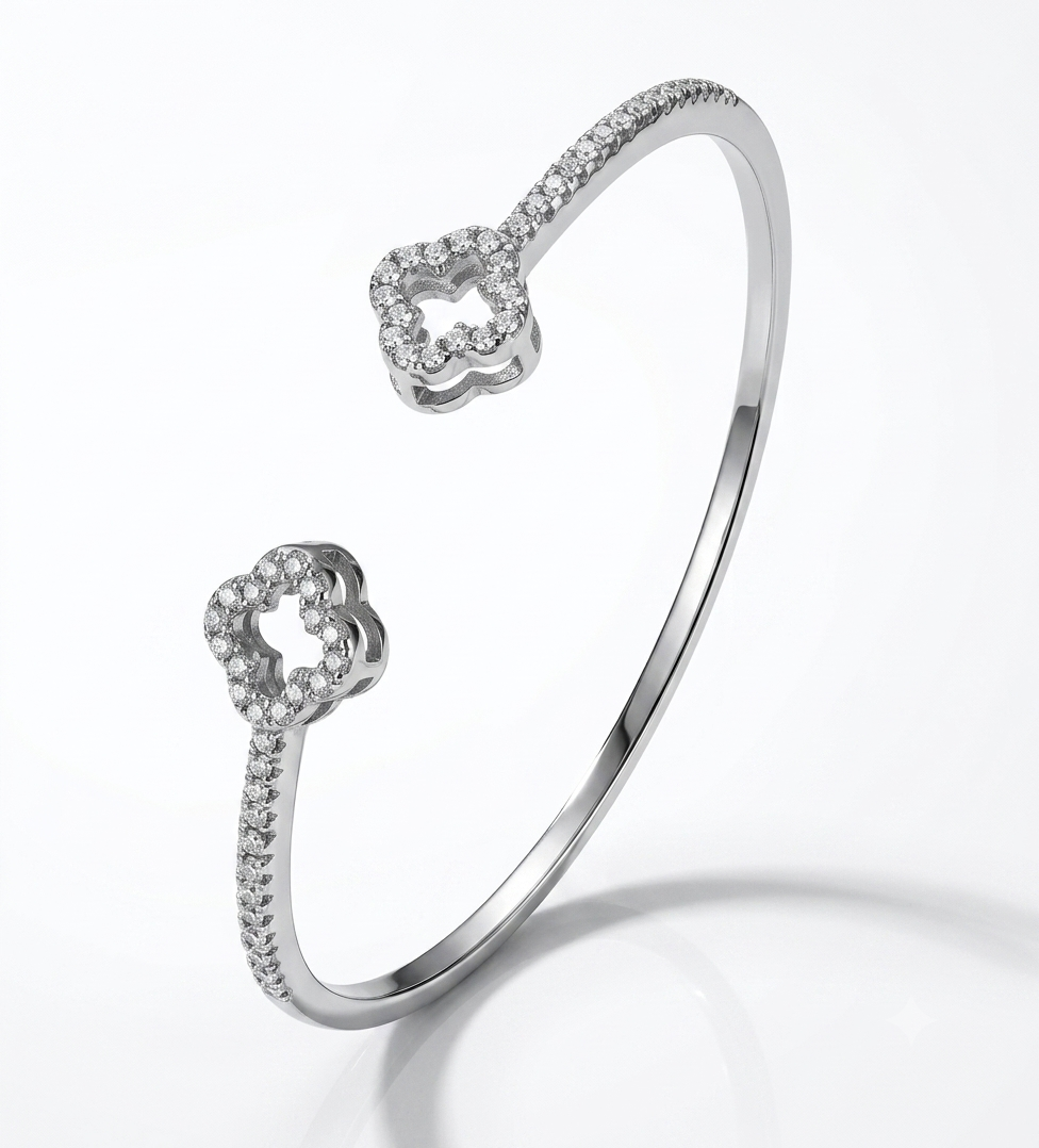 Clover cuff